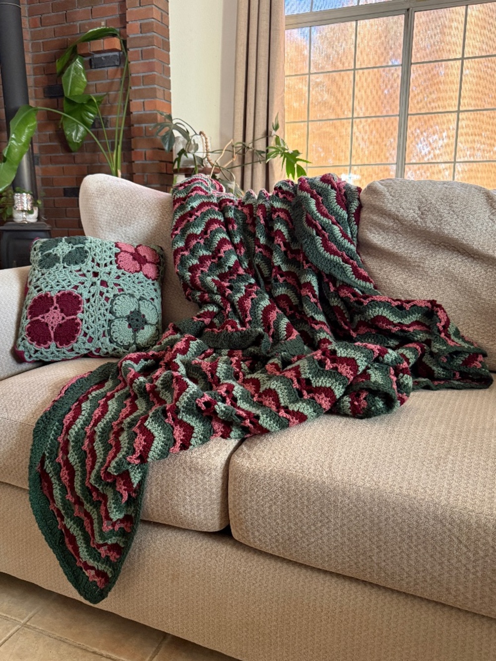 Handmade Vintage 70s Crochet Green Burgundy Rose Queen Pillow Set Grandma Boho